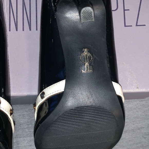 Jennifer Lopez heels 7 1/2 - Picture 5 of 5